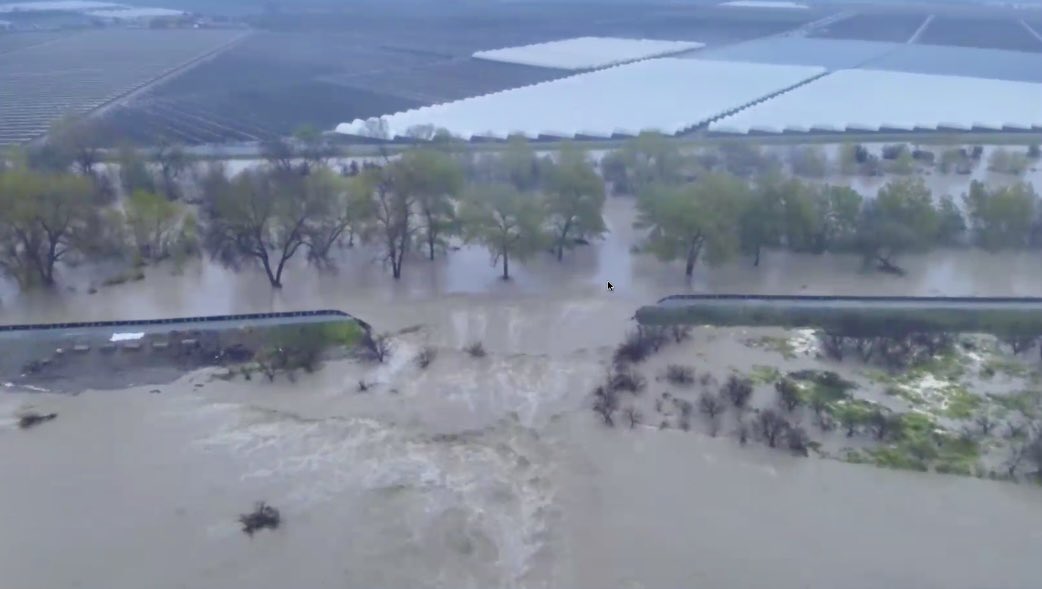 Flooding is massive in #Pajaro in Monterey County, impacting our 1,700 residents

I’ve reached out to President #JoeBiden @POTUS & Governor @GavinNewsom to invite them visit Pajaro as soon as possible🙏🏽

The need will be great! Will take months for our residents to repair homes!