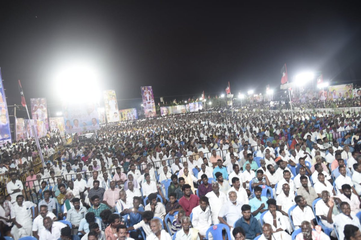 AIADMKOfficial's tweet photo. மாண்புமிகு "இதயதெய்வம் புரட்சித்தலைவி அம்மா" அவர்களின் 75-ஆவது பிறந்தநாளை முன்னிட்டு, மாண்புமிகு கழக இடைக்காலப் பொதுச்செயலாளர் திரு. @EPSTamilNadu அவர்கள், சிவகங்கையில் மாபெரும் பொதுக்கூட்டத்திற்கு தலைமையேற்று உரையாற்றினார். 1(2)
#Amma75 https://t.co/yMizcBvW3b