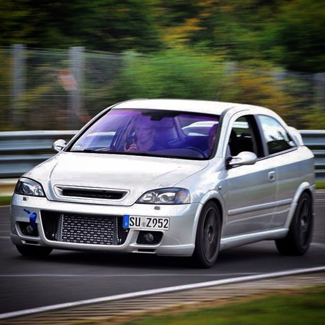 CarReturns's tweet photo. #OpelAstraGOPC 400 cv
290 km/h in #Autobahn β₯οΈπ©πͺ
By #ZaPerformance https://t.co/sPdDrFkWDM