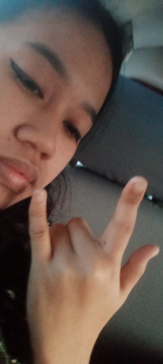 ellie_ryx's tweet photo. hindi ko kaya talaga tumagal sa puyat https://t.co/RXu1Rfwl4w