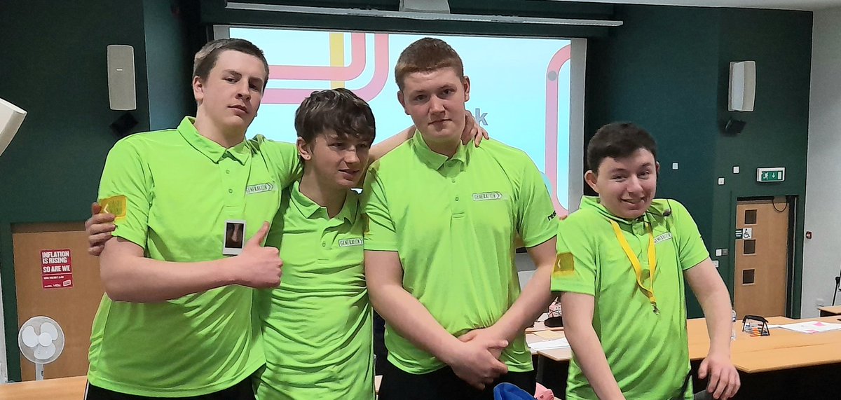 Jwilsonbob2's tweet photo. It's taken me all day to catch up with #TheBoysBrigade #ReachEvent young advisors but here they are: #1stmillport Aiden & Shaun & from #1stlargs Rhys & Fraser Working today with our #Cashback partners #YouthScotland #TheScouts
#GirlguidingScotland https://t.co/TXaW18gSGz