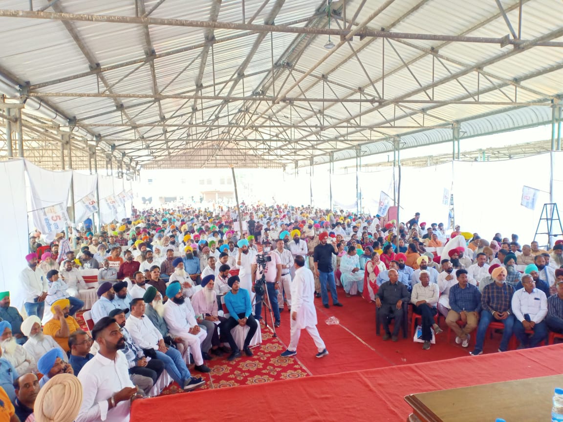 HarchandSBarsat's tweet photo. The @AamAadmiParty got a big boost when current &amp; former Sarpanches, Panchs &amp; 100s of people from more than 42 villages of Shahkot #Jalandhar joined the party. 
-
-
@BhagwantMann @ArvindKejriwal
@JarnailSinghAAP @SandeepPathak04 https://t.co/qUfu1FZxL7