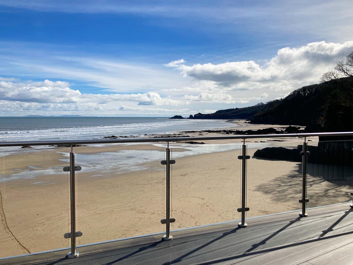 🌊 Beachside Restaurant Space to Let 🥂🍴in a new hybrid exhibition/events/restaurant space. Comes with a stunning uninterrupted views of the beach and harbour, and space for up to 43 indoor covers. saundersfootharbour.co.uk/about-us/busin…