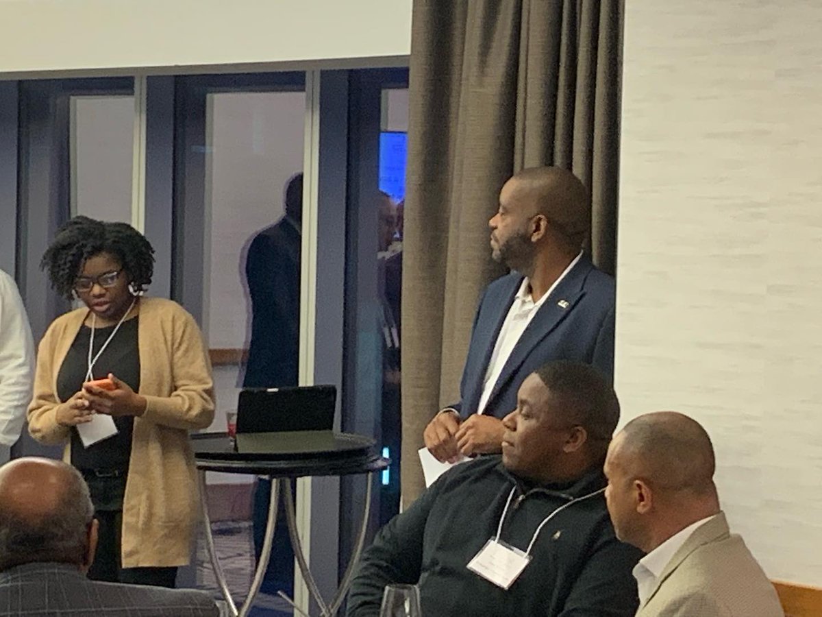 100BlackMen's tweet photo. 100 Black Men of America Midwest District hosting its inaugural summit today. #ForwardFocus
#Midwestdistrict #100BMOA https://t.co/9UsVrGyMz8