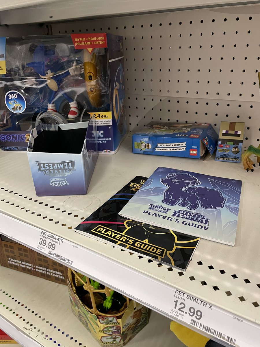 keeshtihn's tweet photo. @PokemonTCGDrops Target in Silver Spring, MD on cherry hill road is empty…except for all the remains of stolen products 🤦🏻‍♀️ https://t.co/rZrH0RtLwt