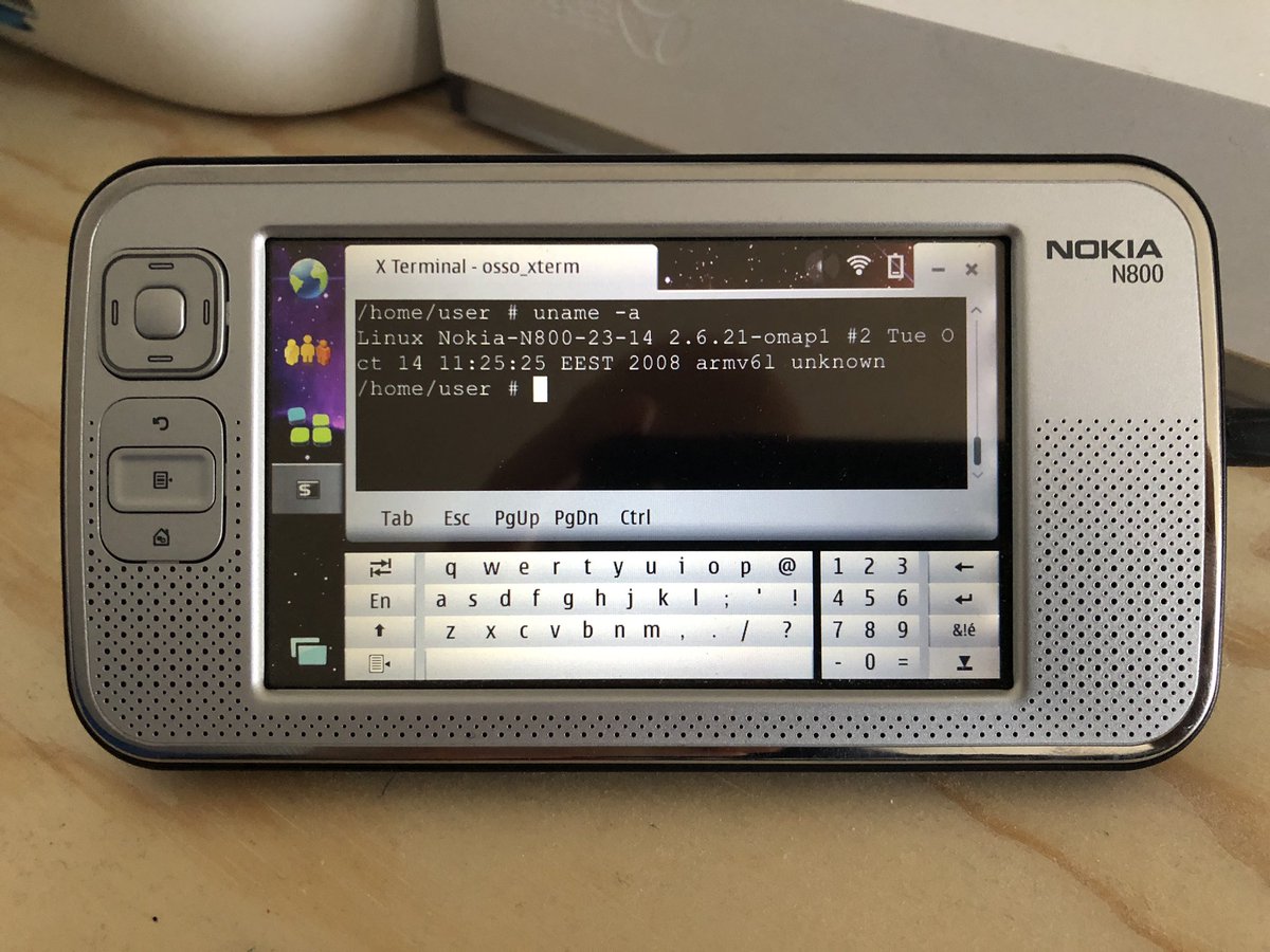 AHP_Nils's tweet image. Still working ! #nokia #nokiamobile #nokiatablet #linux #oldgear #maemo #n800 #nokian800