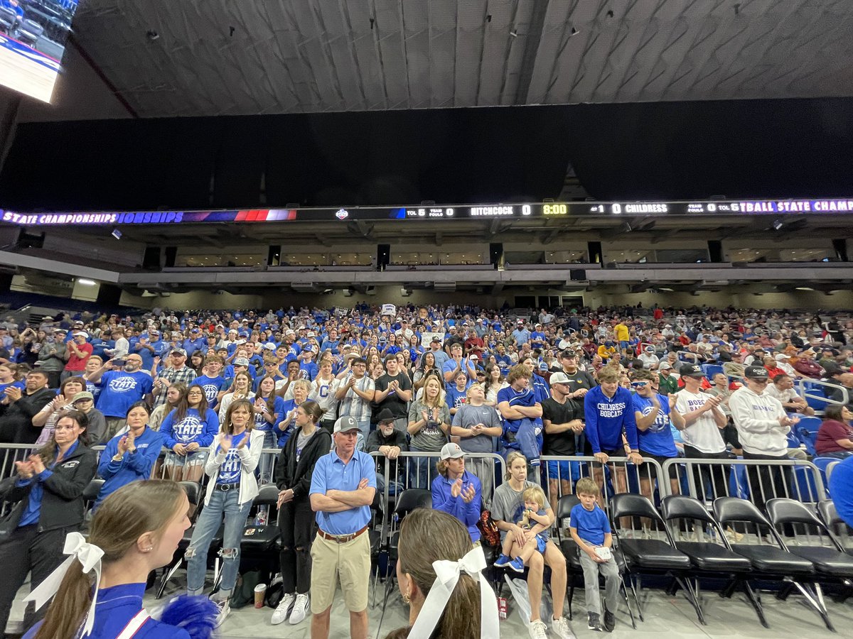 KaleSteed's tweet photo. Childress has SHOWN UP in the Alamodome #UILState https://t.co/8A3F8coJ0Z
