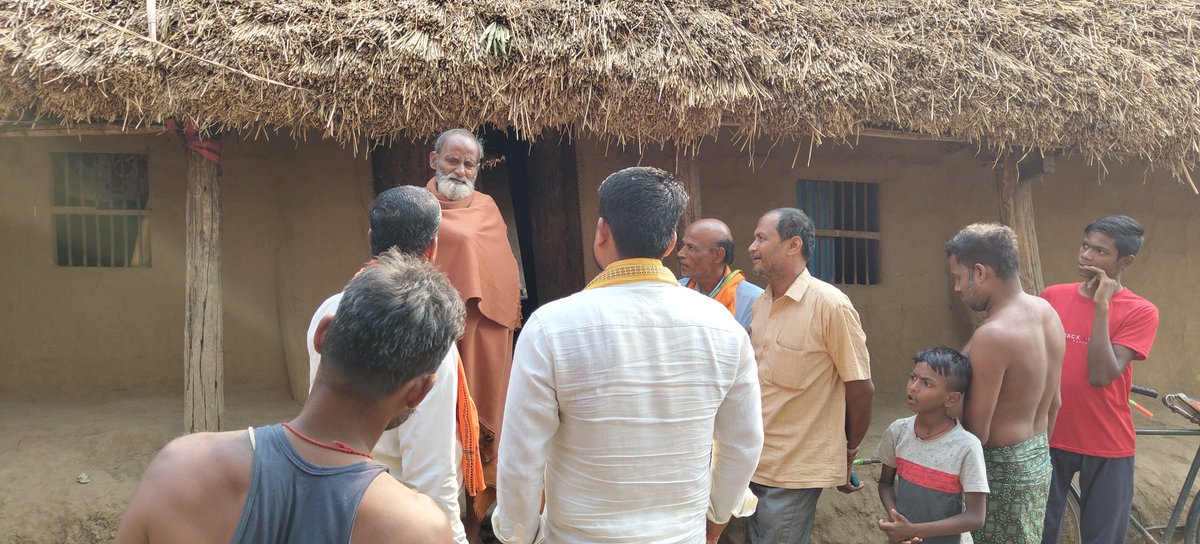 suryabanshibjp's tweet photo. ଧାମନଗର ନିର୍ବାଚନ ମଣ୍ଡଳୀର ବିଭିନ୍ନ ଅଞ୍ଚଳକୁ ଯାଇ ସ୍ଥାନୀୟ ସମସ୍ୟା ସମ୍ବନ୍ଧରେ ଆଲୋଚନା କରିବା ସହ ଅଞ୍ଚଳବାସୀଙ୍କୁ କୃତଜ୍ଞତା ଜଣାଇଲି ।

#DhamnagarAssemblyConstituency #ServiceAtDoorstep #dhamnagarmoparibar https://t.co/KDfIDUj9lZ