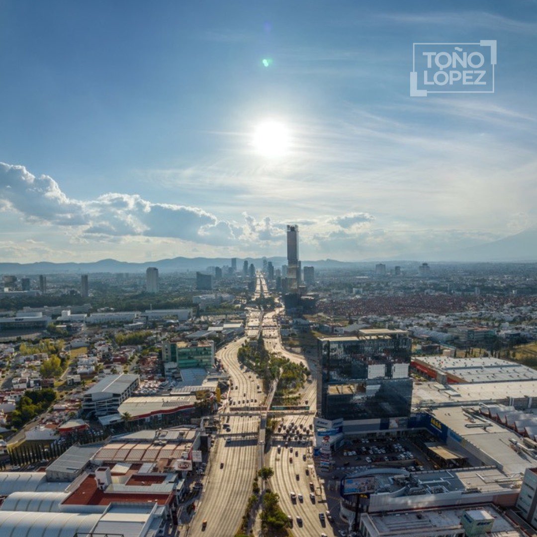 El cielo poblano en todo su esplendor. Hoy se cumplen exactamente tres años del oscuro 11 de marzo de 2020, cuando la OMS decretó la pandemia. Ya vamos de salida. Es momento de honrar a los que ya no están. Y de construir un futuro mejor.

#TrabajandoPorPuebla
#4T