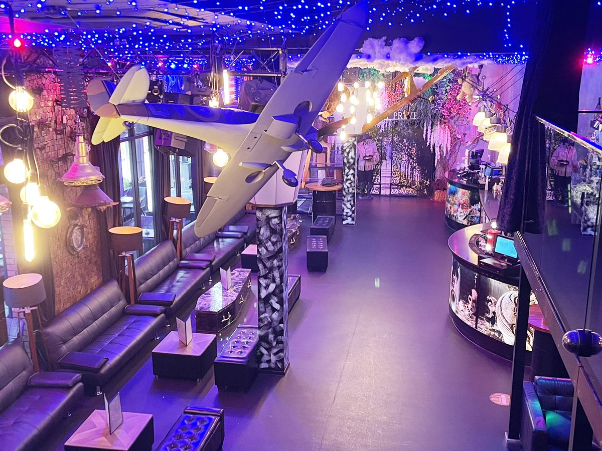 MarcZayat's tweet photo. *AFFORDABLE REHEARSAL SPACE* 

Hey Theatre Twitter please retweet to get the word out. 

£8 per hour and bundle deals on weekly bookings!

opposite Bromley South station: St Mark's Square, Bromley BR1 1DS

huge space with multi level meeting and rehearsal spaces.

DM for bookings https://t.co/DPFvn5N2dP