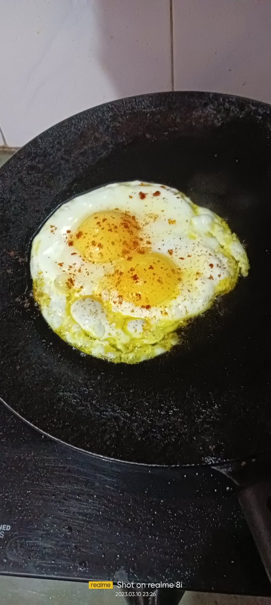 DevKumarB2's tweet photo. I recently learnt the breaking Eggs #Skill so as to keep the Yolk intact...from getting scattered:)
#JustCooking https://t.co/oIfXA3Zd7I