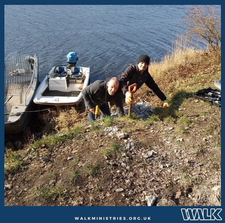 WeAreWalkUK's tweet photo. Our guys helping out with all the conservation work around @VisitRudyard
Every week we go and volunteer and every week we are truly blessed.
One of our favourite days of the week.
#WorkRestPlay
#recovery
#conservstion
#RudyardLake https://t.co/QKRX4URtNG