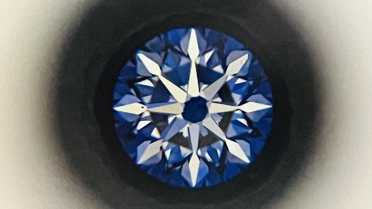 ULAMM JOYAS

¿Qué es certificado GIA en diamantes?
Este documento incluye la talla y forma del diamante, sus dimensiones precisas, su clasificación en la escala de pureza y en la escala de color, su peso en quilates y las características del diamante.

ulammjoyas.com