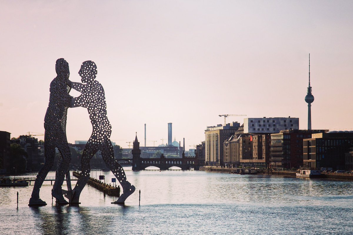 slowberlin's tweet image. Is it a man? Is it a molecule? It’s molecule man! #berlin #spree