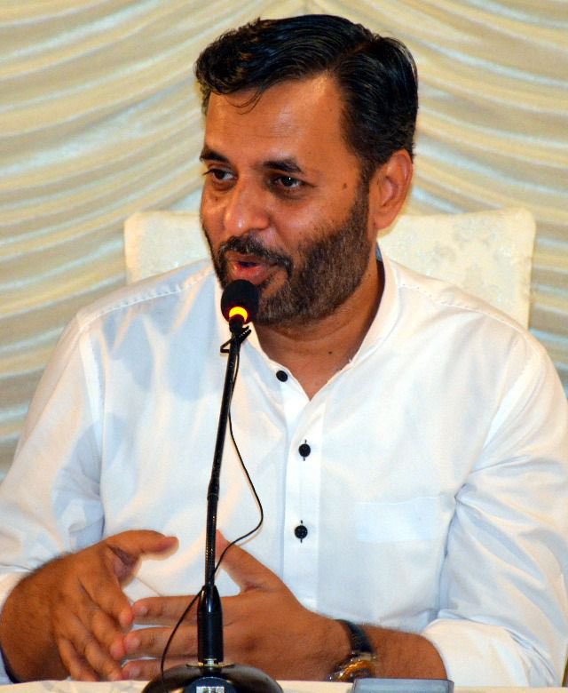 allaboutmqm's tweet photo. این اے 242 اور پی ایس 126 سہراب گوٹھ اسکیم 33 سے پختون عمائدین کے وفد کی براق پمپ کے مالک اقبال محسود کی سربراہی میں سینئر ڈپٹی کنوینر سید مصطفیٰ کمال سے ملاقات۔ 
این اے 242 کی مختلف سیاسی جماعتوں کے صدور،عہدیداران، کارکنان اور علاقہ معززین کا MQM میں شمولیت کا اعلان۔ @kamalpsp https://t.co/vryJH4Hrgw