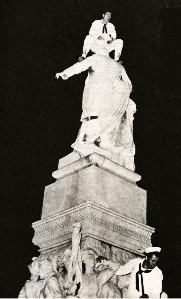 El 11/03/1949 marines yanquis ultrajaron la estatua de Martí. Esa afrenta quedó impune. Para que en #Cuba no vuelva a pasar jamás, #YoVotoXTodos el día 26: ninguno de los nominados es proyanqui. #TenemosMemoria