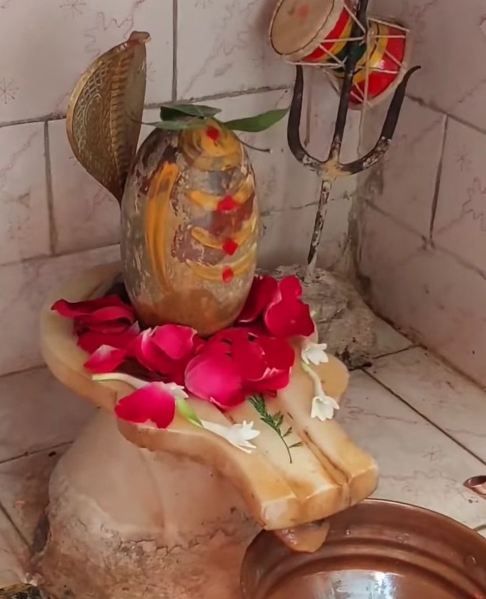 तुं ही बिगाड़  तुं ही सवारे!! 
    
    ॥  शिव सदा सहायते ॥  

हर हर महादेव ❤
   ॐ नम शिवाय 🌿🙏
        #शिवोऽहम् 🌿🌿🌿