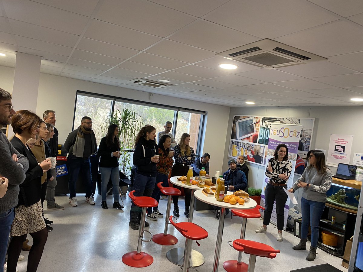 Les gazières du site de #Montpellier de #GRDF en région Sud-Ouest réunies ce 8 mars, journée internationale des droits des femmes : il ne doit pas y avoir de plafond de verre, tous les parcours sont possibles à #GRDF ! <a href="/Act4gaz/">Act4gaz</a> #VertElles #JourneeDesDroitsDesFemmes #8mars2023