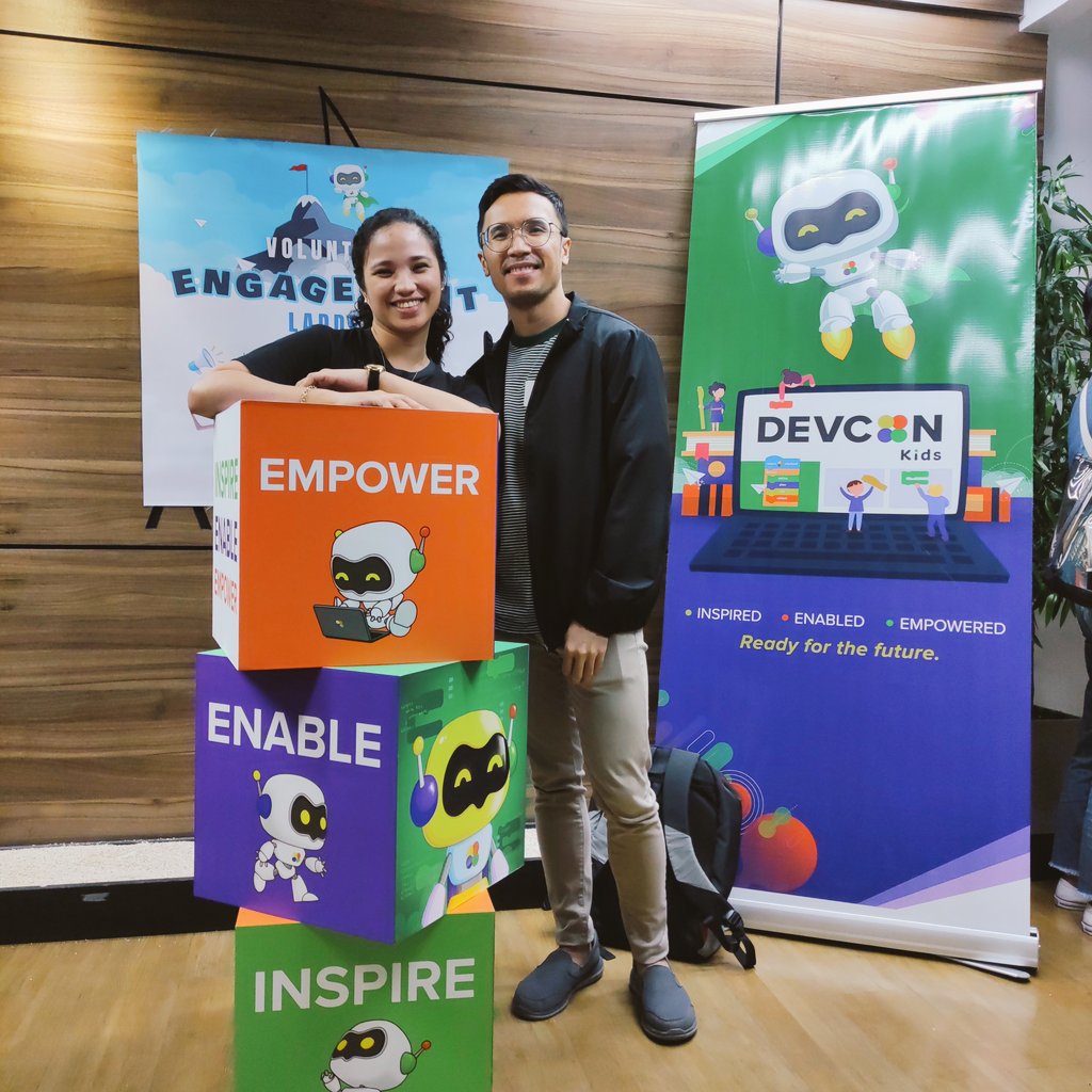 walf_'s tweet image. Ventured into another volunteer engagement this Saturday. Thanks to my former colleague for inviting me! The advocacy is to empower, enable, and inspire Filipino kids to take a career in tech. There is a future in tech for those who like to analyze and create solutions. #DevConPH
