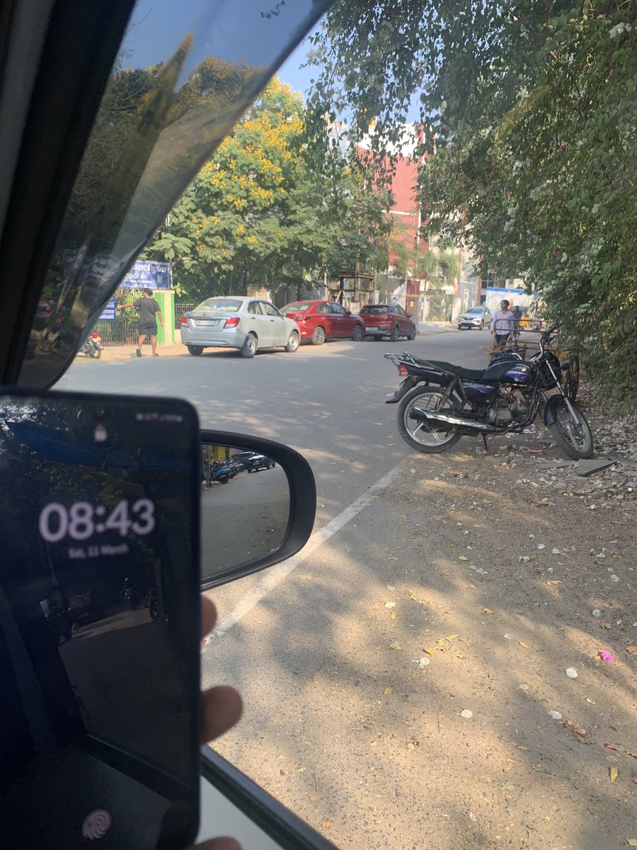itis_sr's tweet photo. @ChennaiTraffic @cctpolice @chennaipolice_ Thank you for the appropriate measure. https://t.co/503Sm8ooLT