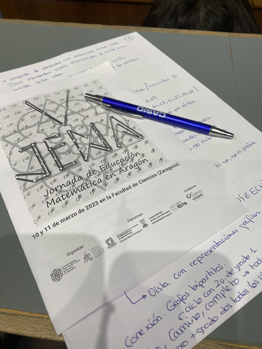 RT <a href="/rubiq/">Gema R. Quintana</a>: Tomando apuntes en las #VJEMA gracias a <a href="/CASIOedu/">CASIO Educación España</a> 😊😊