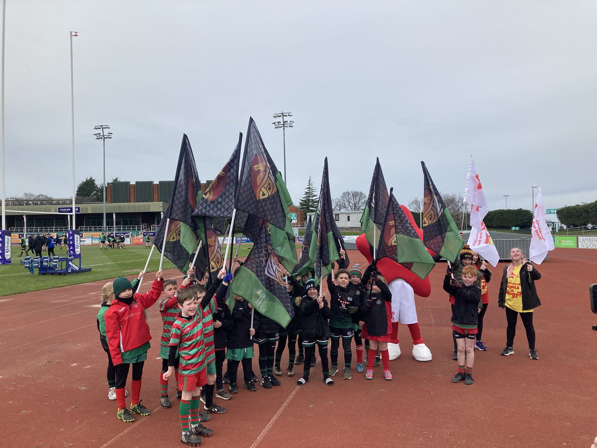 Great to have @RGCNews match day sponsors @actnforchildren joining in the Guard of Honour with @clwb_rygbi_gele @RygbiPwllheli