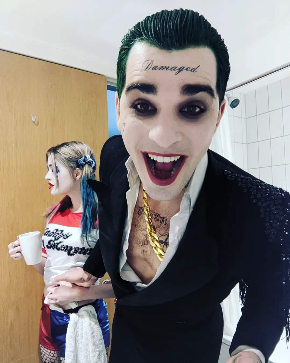 Dee Riley tweet media