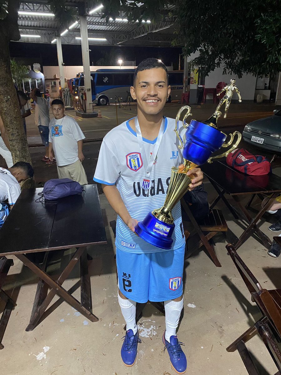 Jamesoliveira79's tweet photo. As vezes nem sai tudo como planejamos, mas a vida é assim, cabeça erguida e pés no chão que esse ano tem mais! 🙌🏾⏳ https://t.co/Sw5D6RXGBn