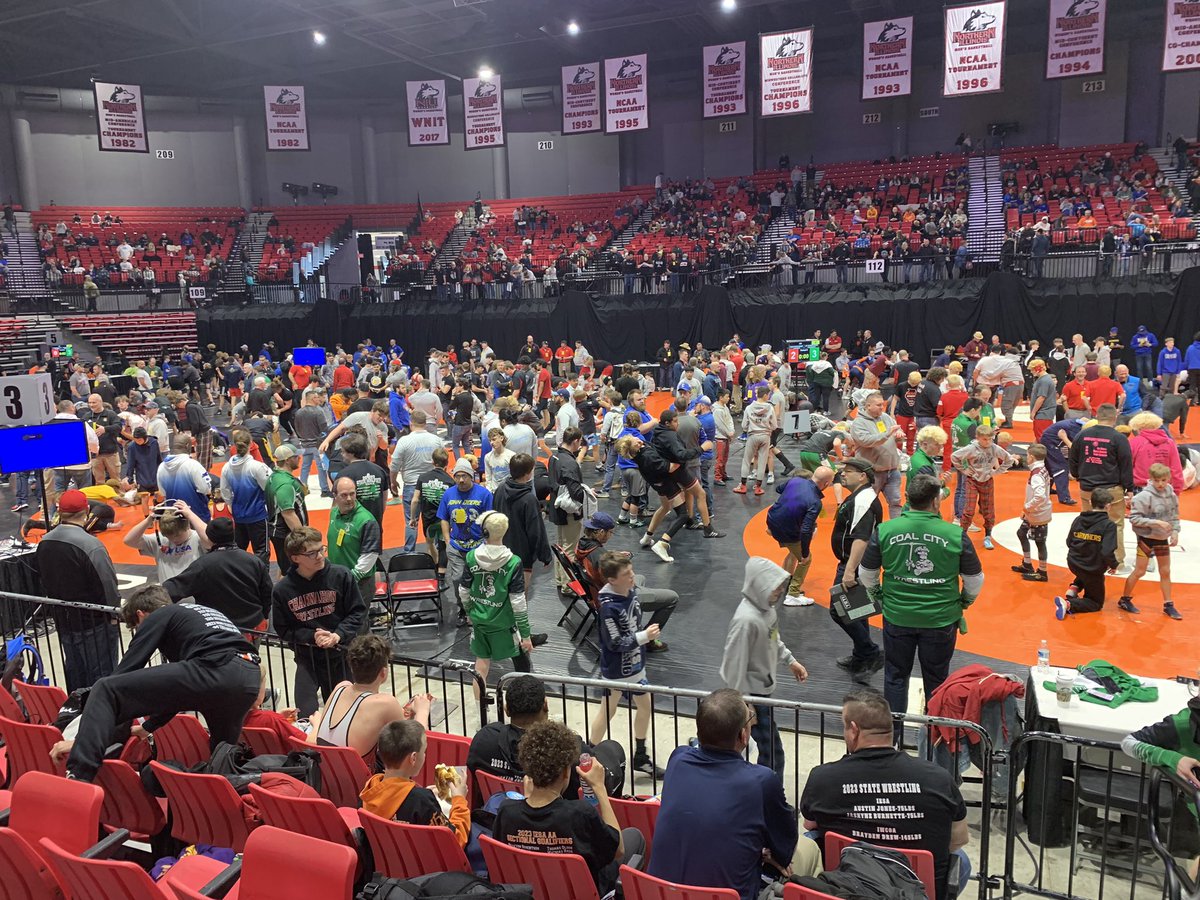 Moving on to day 2 of the Iesa State wrestling tournament. Try and find out wrestlers in a crowd of 8000.