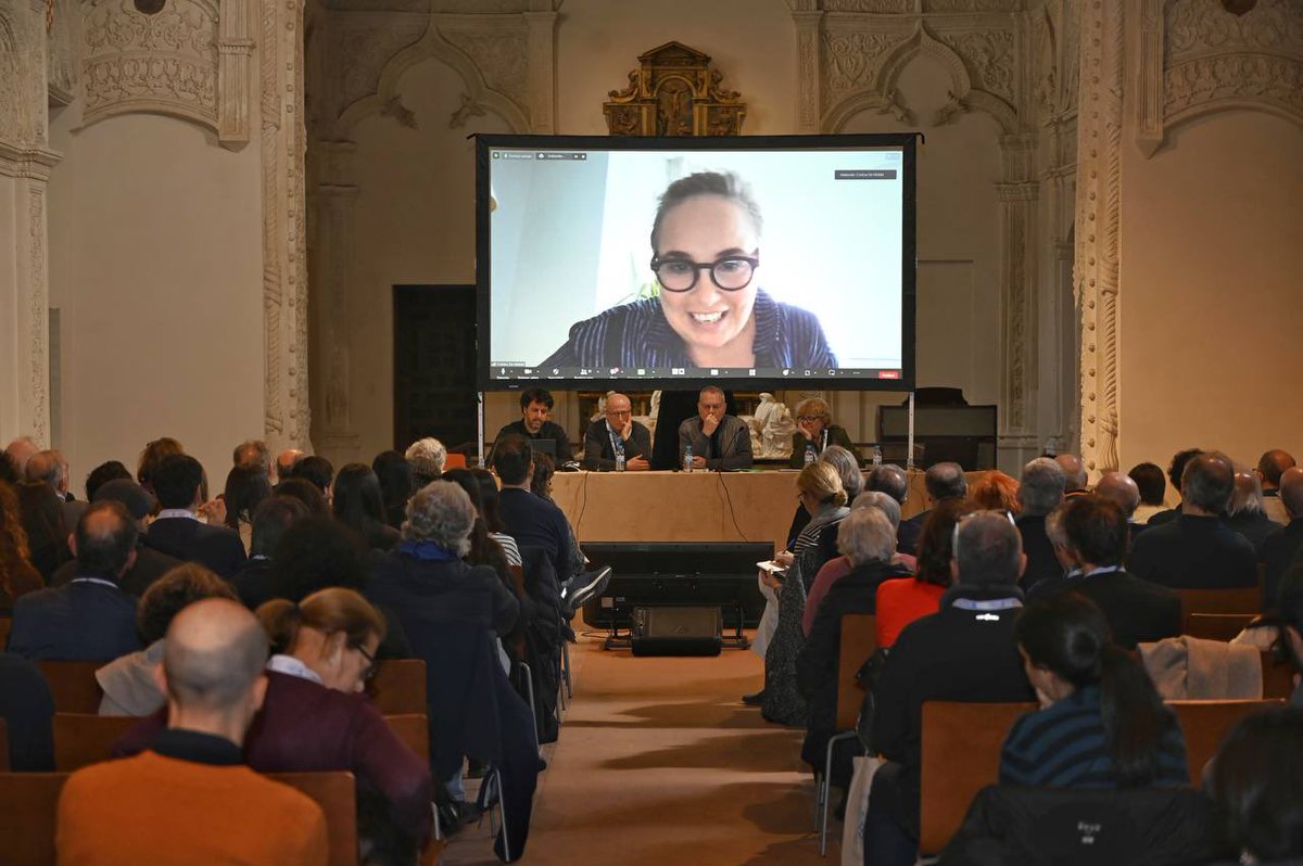 plataformafoto's tweet photo. CONGRESO #SobreFotografía ✨ MESA DEBATE ‘Realidad e imaginación’

Modera: Concha Casajús

Participan:
• Cristina de Middel
• Emilio Morenatti
• Martí Llorens
• Juan Manuel Castro Prieto
        
📷 Iván Spínola https://t.co/8YdAk57Xs7