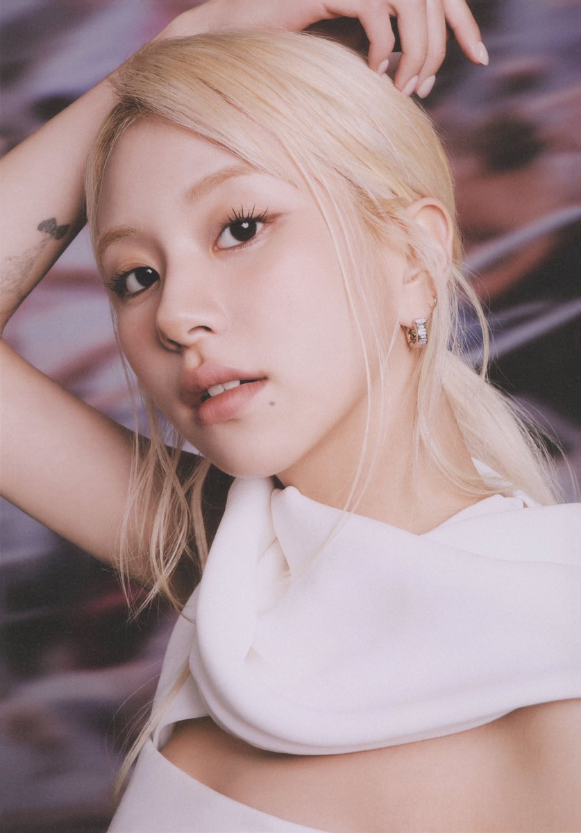 chaeyoungspics's tweet image. her tattoos