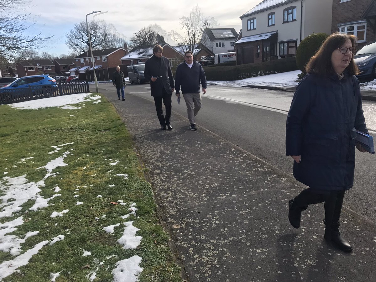Rupert_Matthews's tweet image. Out delivering leaflets with @rossh04 and #Barwell @HinckleyConserv exposing the mess of the @LibDems in #HinckleyCouncil
