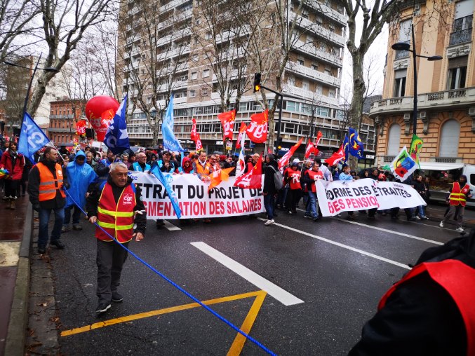 JeromeMonamy's tweet photo. Encore une belle manifestation à #Toulouse pour une une autre #reformedesretraites .
60 ans, 37,5 annuités avec prise en compte des années d'études et de la pénibilité.
#pcf31 #CGTCheminots https://t.co/YlKzBdNe8s