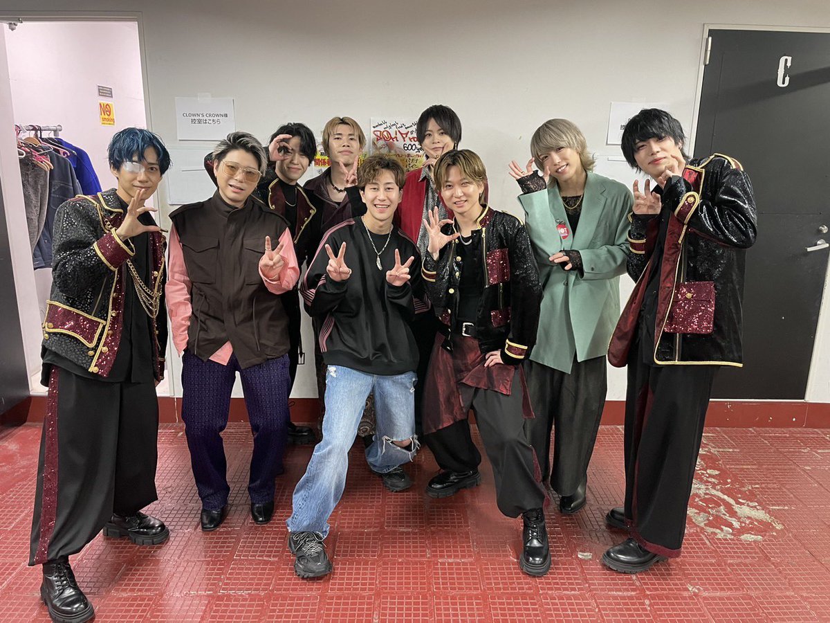VELLE_kazuki's tweet photo. .
#DOLfes ありがとうございました🔥
丸一日みんなと一緒に盛り上がれて最高でした😂🎉
初めてもみんな巻き込んでのLIVEやっぱ良すぎる✨一生歌ってたい😩
ベルの音楽をたっぷりお届け出来るのは
21日単独!是非今日楽しんでくれた方は
チケットゲットしてね!
https://t.co/9EDx8HL1JM
. https://t.co/w6ehqblEFT