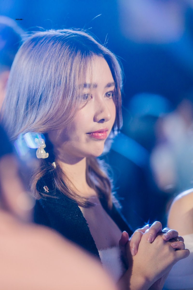 everjane_'s tweet photo. 🖤
#JaneKunjiranut 5 https://t.co/GsCJiUo3Np
