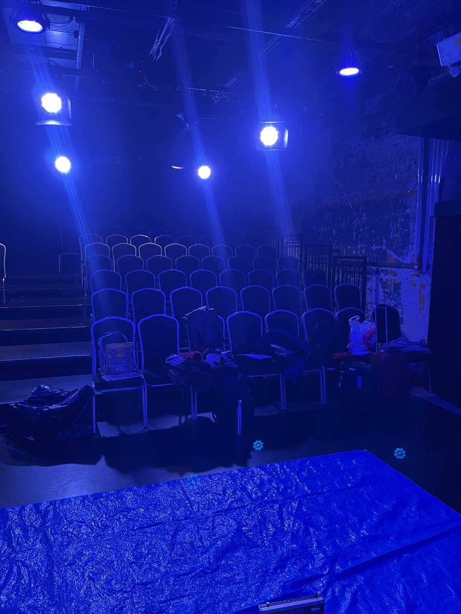Tech time! Woaaaah gosh does it look and sound good. Come join us on the iceberg!
We have two shows today and there are tickets still available!

📍 @VAULTFestival @ 2:50 &amp; 5:50pm, The Vaults, Waterloo, London 

Book now: vaultfestival.com/events/treadin… #VAULTFestival