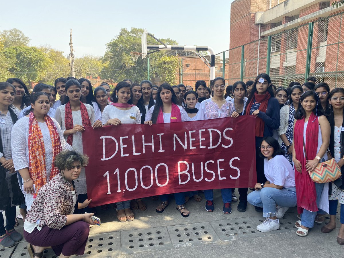 avinashchanchl's tweet photo. Dear @ArvindKejriwal jee, 
Let's work towards having 11000 buses on Delhi's roads by 2023. let's aim high for a cleaner and more efficient city! 

#BusKaBudget https://t.co/YuyPTu4qOU