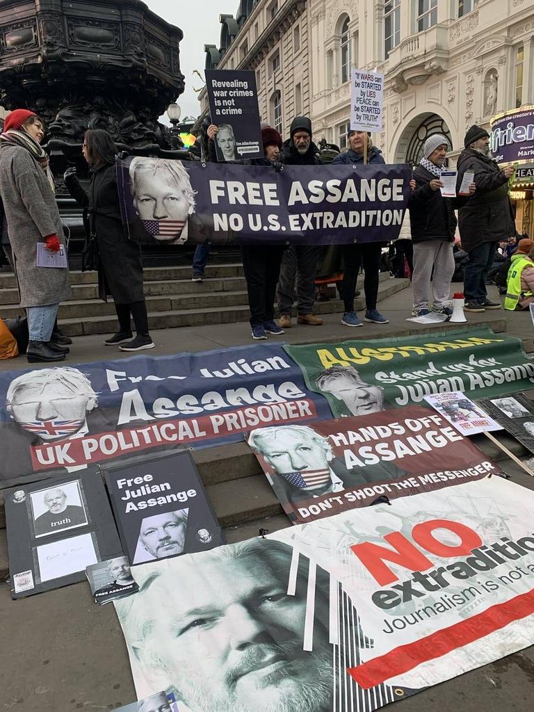 Saturday 4-6 pm -I'll  head into PicadillyCircus to join this stalwart crew who gather weekly at this time! *We speak out & act up for #WikiLeaks publisher #JulianAssange in BelmarshPrison for speaking truth to power! *To bear witness -to make Julian's invisible suffering visible