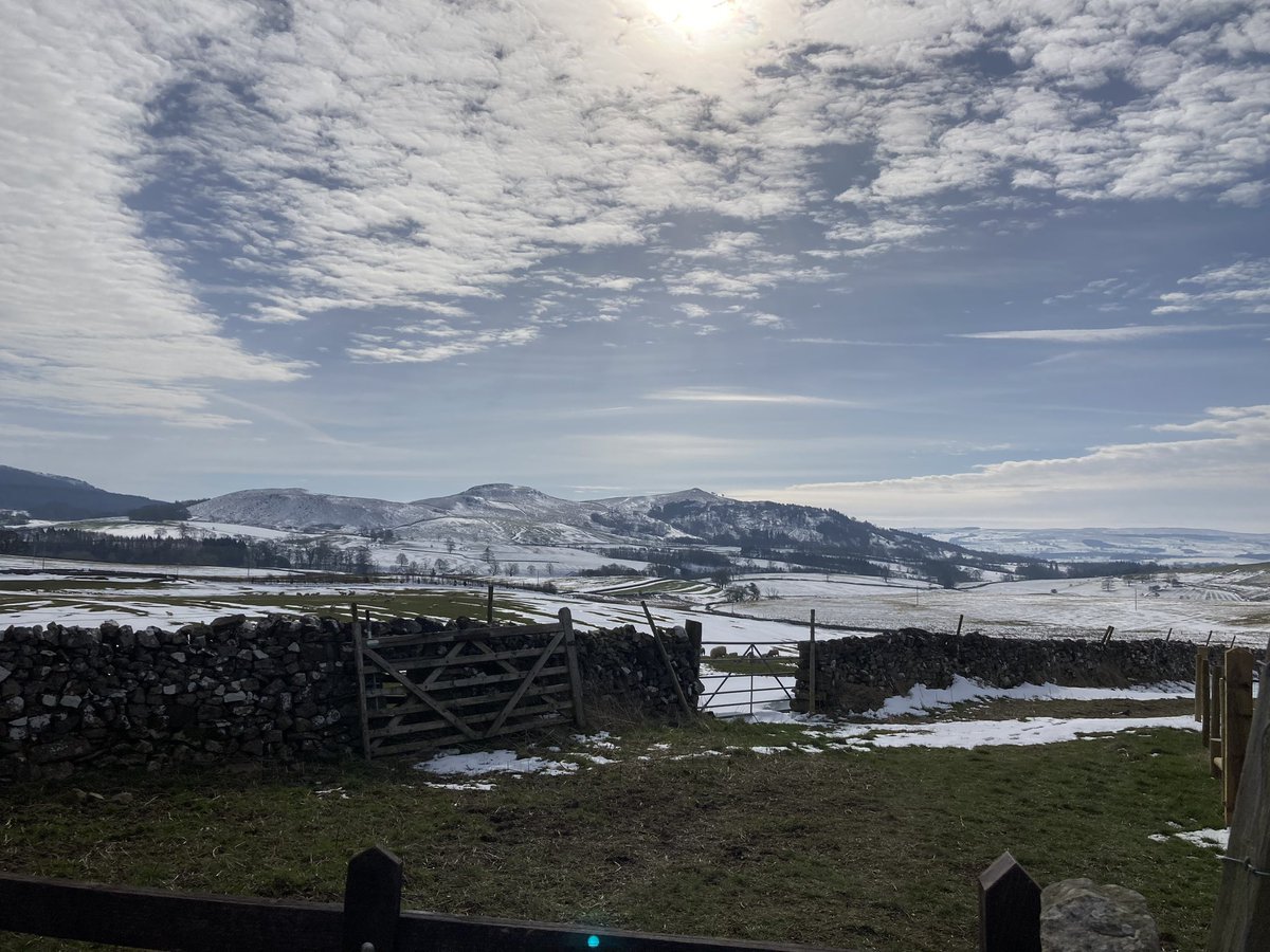 What a lovely morning trot! Fabulous weather and views #yorkshirerunning #yorkshireviews