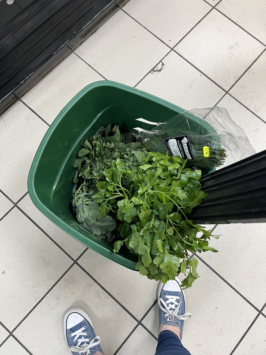 mrsjoannegrey's tweet image. Vegan bake club becoming vegan brunch club before a quick pit stop to Newcastle Superstore to stock up on the unexpected 😊 #kitchenexperiments