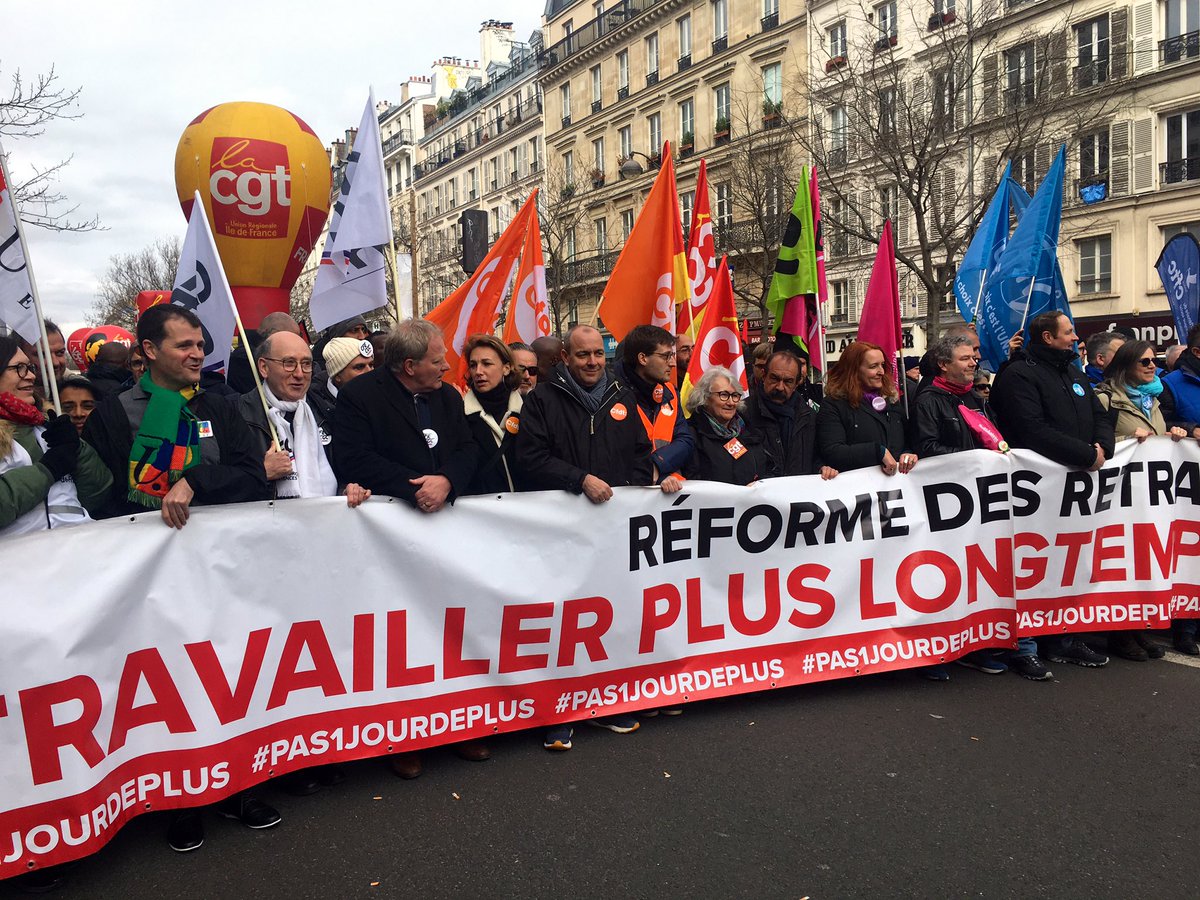LaurentBerger44's tweet photo. Au lendemain de la  fin de non recevoir du Président de la République à la demande de rencontre de  l’intersyndicale,  nous sommes encore là, quatre jours après une mobilisation historique, pour dire l’opposition  du monde du travail aux 64 ans. #64ansCestNon https://t.co/8U7UQz2lmV
