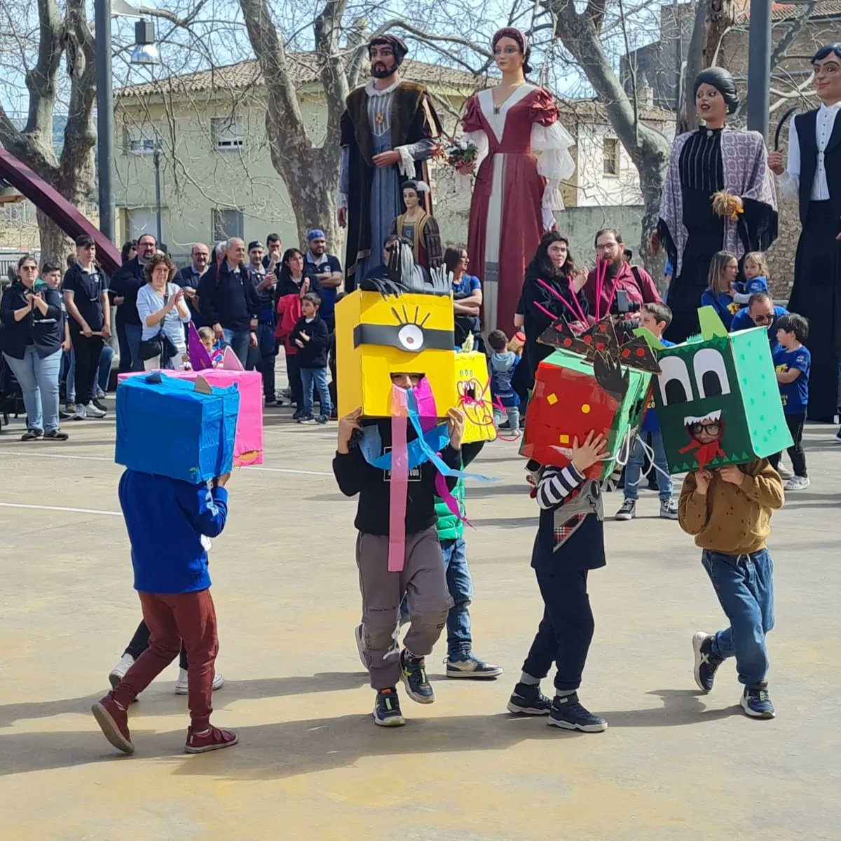 A la XIII Trobada de Gaiters de l'Aguilot a Jesús, amb participació de colles d'arreu del país. No us ho perdeu! #culturapopular