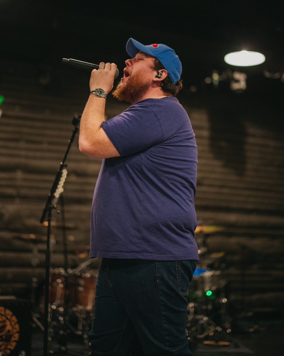 lukecombs's tweet image. 2 weeks until the World Tour starts…
