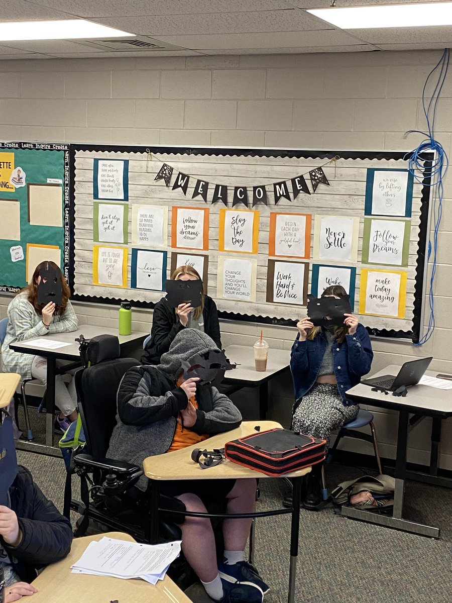 SPaquettehdhs's tweet photo. So much fun making monster models with Mrs Clancy in Heroes & Villains #hdhspride #hdsdpride #beowulf #artandliterature https://t.co/5VMJT1y7v6