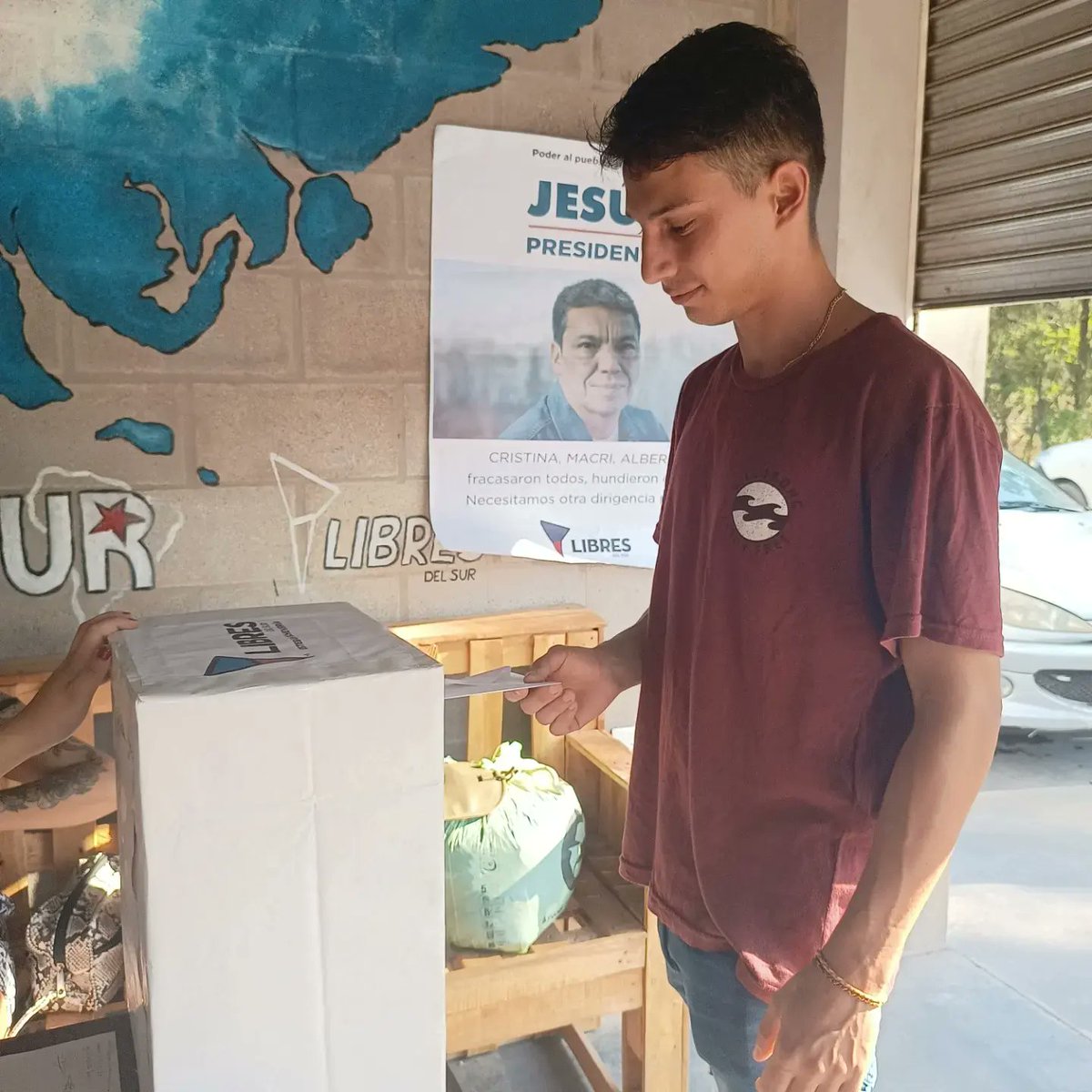 LibresdelSurTEE's tweet photo. Libres Del Sur abre sus votaciones partidarias en el día de hoy, a pesar de la ola de calor sofocante muchos vecinos echeverrianos ya están emitiendo sus votos.
Entérate en dónde están ubicadas las urnas acá 👇🏻
https://t.co/cVJWVVnPad

@maurolope11
@joha85g 
@silvia_saravia https://t.co/R13HNqBE1D