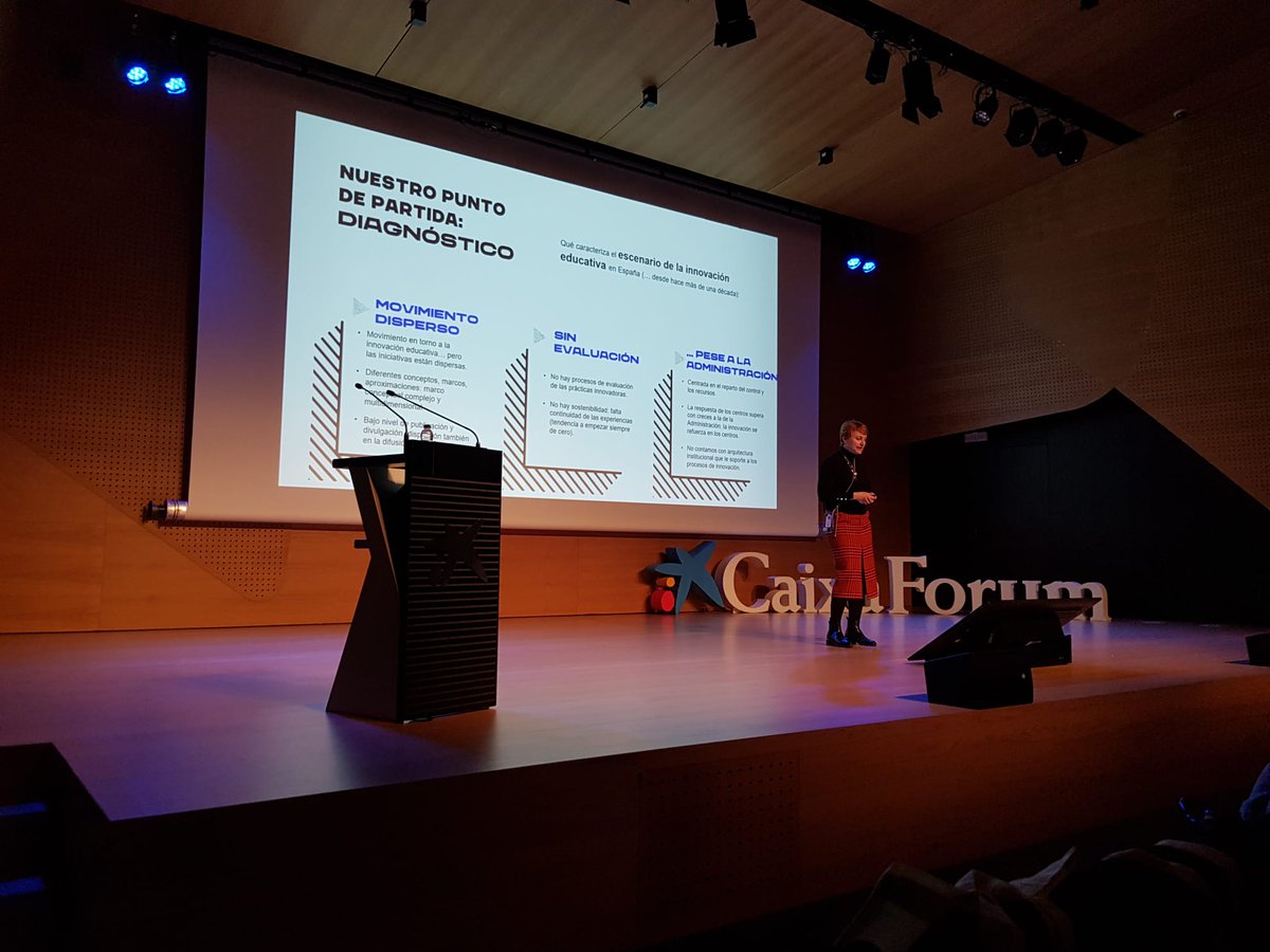 "Casi todo lo que llamamos innovación educativa se formuló y aplicó hace 100 años." @ainarazubillaga cierra las #PruebasEDU compartiendo su conocimiento sobre la #InnovaciónEducativa