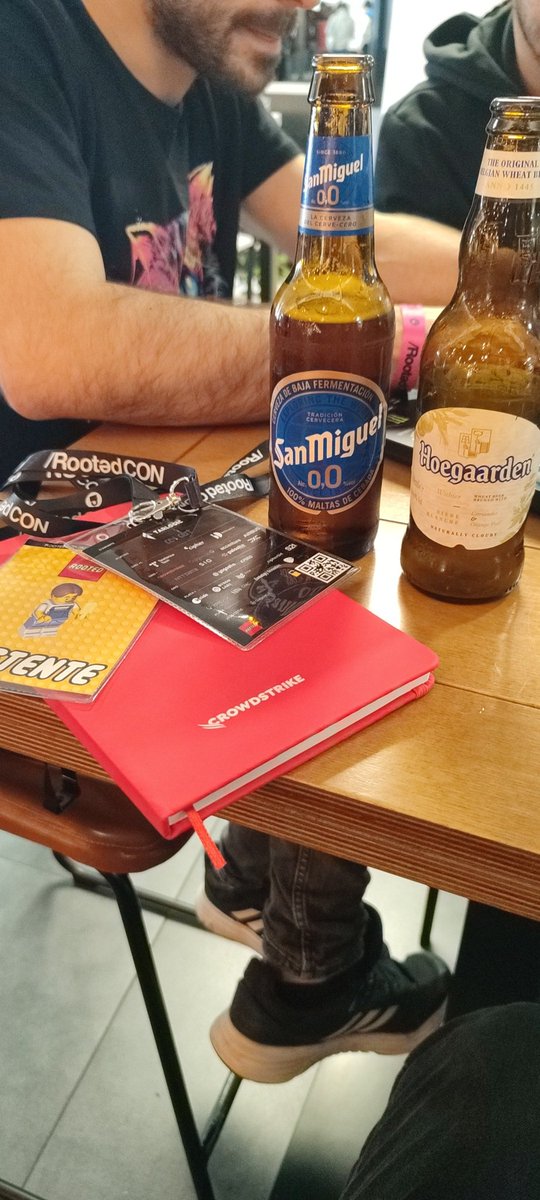 JezerFerreira's tweet image. #RootedCON2023 en el estado puro!! #hacking