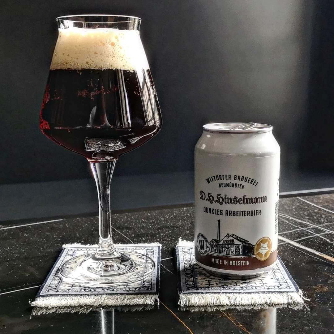 brunnenbraeu's tweet photo. Wittorfer Brauerei - D. H. Hinselmann - Dunkles Arbeiterbier (*****) 5,2%

#beeronthecarpet

#wittorferbrauerei #wittorfer #dhhinselmann #hinselmann #dunkles #dunklesarbeiterbier #arbeiterbier

[Hier stimmt dann mal alles.] https://t.co/AqPETHRW3I