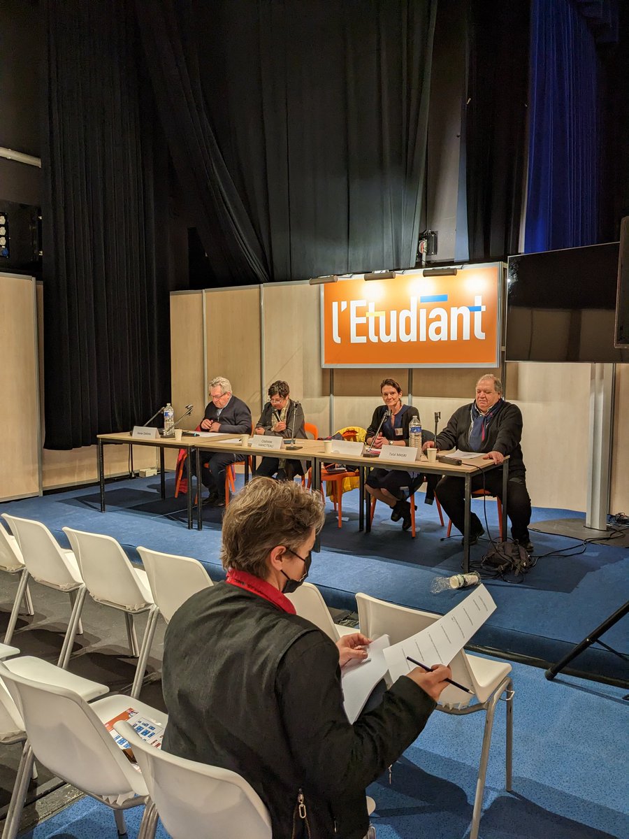 CFAPublic's tweet photo. Stéphanie HAMILLE, coordonnatrice de l'apprentissage au CFA, intervient à la conférence sur les formations courtes et les BTS en apprentissage. 
Venez nous rencontrer sur le salon de l'Etudiant de Toulouse stand F5 ! https://t.co/0xrU4eXOvY