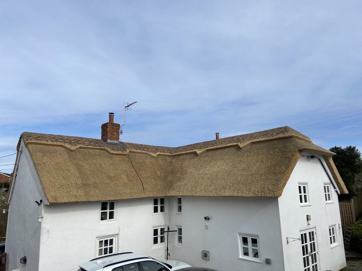 masterthatcher2's tweet photo. #Utkinton complete. #Thatching. https://t.co/iPHfjKs0E4